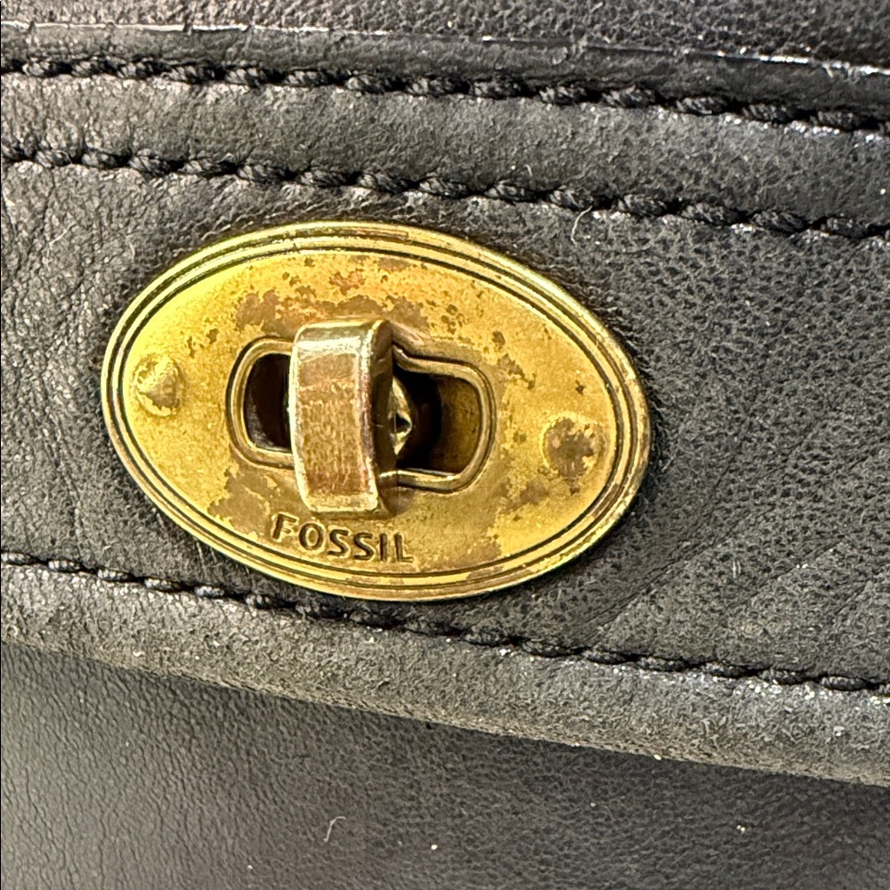 Vintage Fossil Black Leather Crossbody Bag - Picture 2 of 15